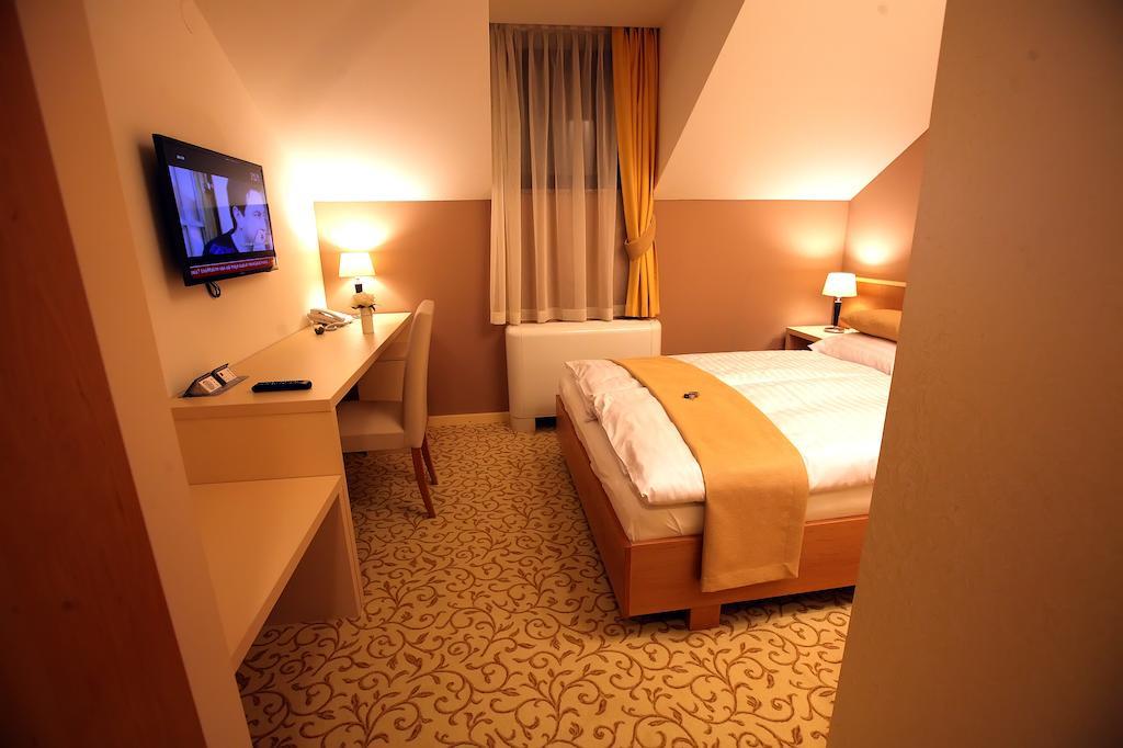 Hotel Gallus Sesvete Dış mekan fotoğraf