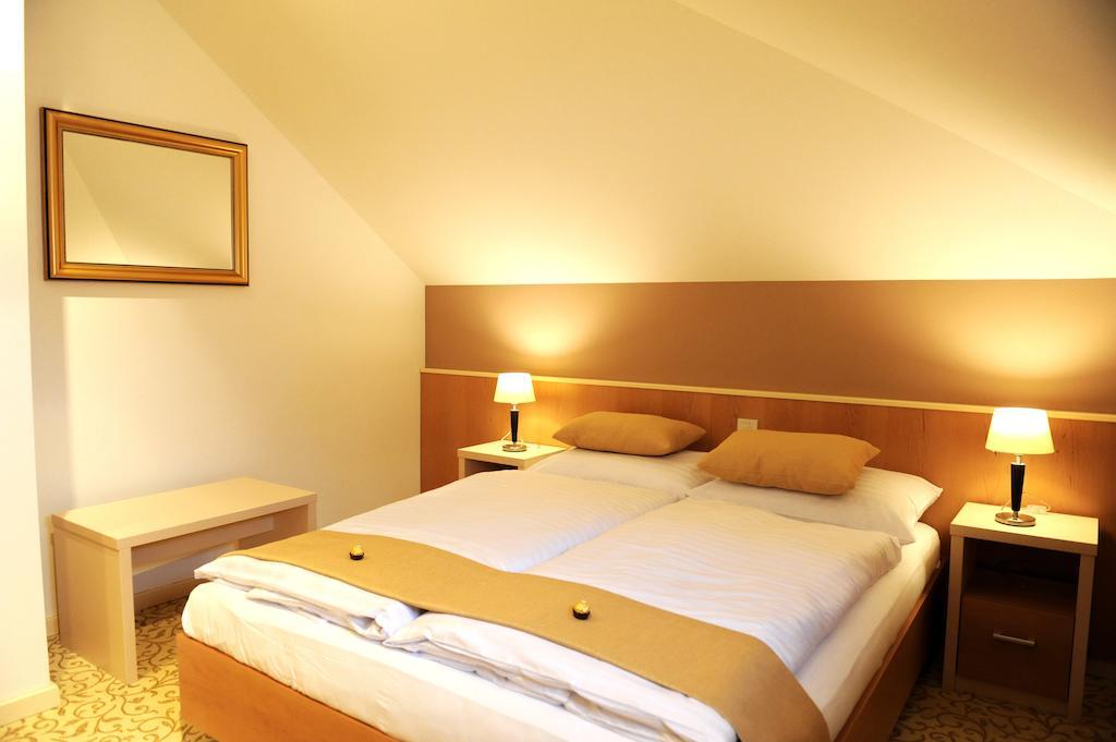 Hotel Gallus Sesvete Oda fotoğraf